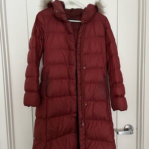 Uniqlo Red Puffer Jacket with Hood and Insulation